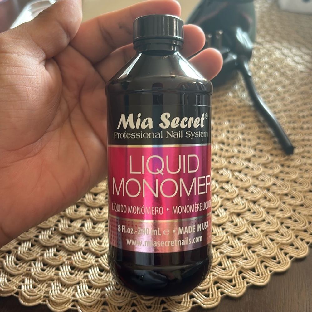 Mia Secret acrylic nail monomer